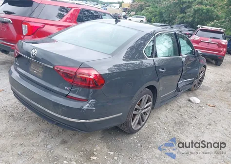 2017 Volkswagen Passat 1.8T R-Line из США, поврежденный, VIN 1VWDT7A38HC035581